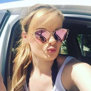 Meet your Posher, Molly